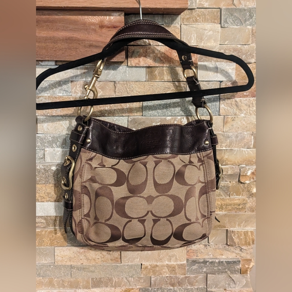 Zoe Coach Signature Hobo Bag Hobo bag Hobo Coach